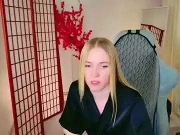 B_e_l_l_a__  live sex cam
