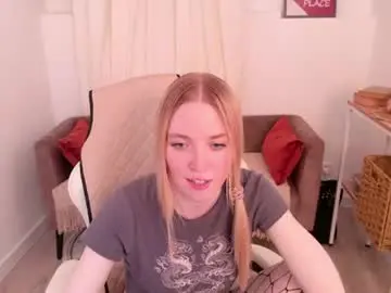B_e_l_l_a__  live sex cam