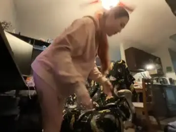 Bluebloodednorsewitch  live sex cam