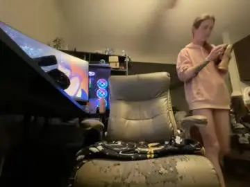 Bluebloodednorsewitch  live sex cam