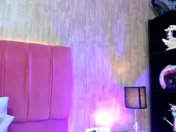 Emily_klarence  live sex cam