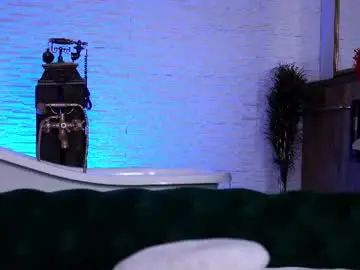 Hayliemilf  live sex cam