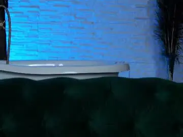 Hayliemilf  live sex cam
