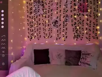 Kerrimedders  live sex cam