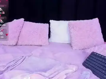 Loretta7  live sex cam