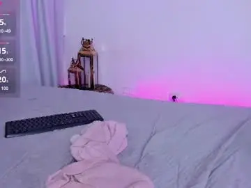 Loretta7  live sex cam