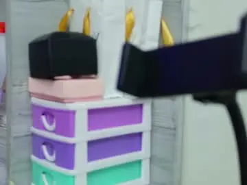 Moonceleste  live sex cam