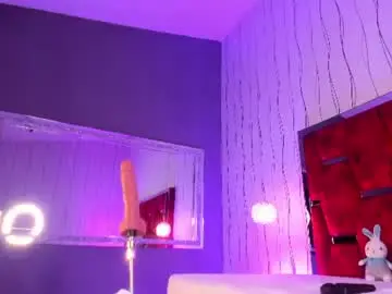 Rominareyes  live sex cam