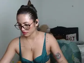 Sexy_lia_latina  live sex cam