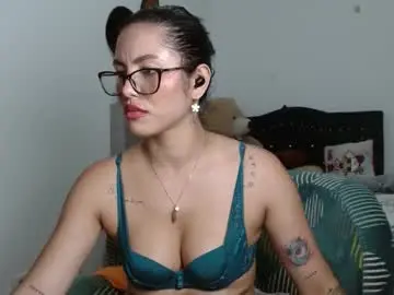 Sexy_lia_latina  live sex cam
