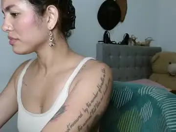 Sexy_lia_latina  live sex cam