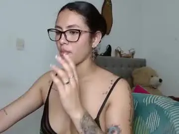 Sexy_lia_latina  live sex cam