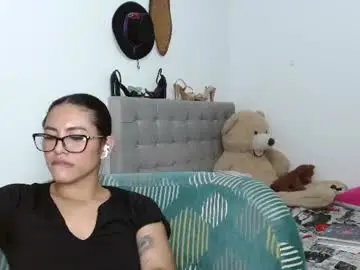Sexy_lia_latina  live sex cam