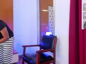 Emperatrizmilf  live sex cam