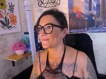Kamelia_bms_  live sex cam