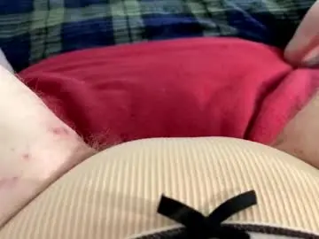 Kittyneedsherdaddy  live sex cam