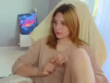 Lunatale  live sex cam
