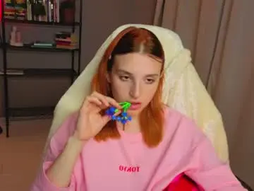 Lunatale  live sex cam