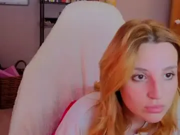 Lunatale  live sex cam