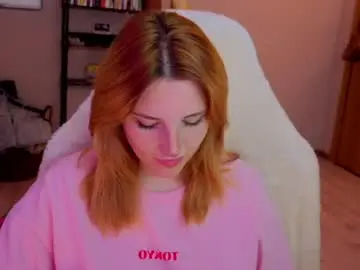 Lunatale  live sex cam