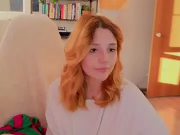 Lunatale  live sex cam