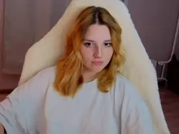 Lunatale  live sex cam