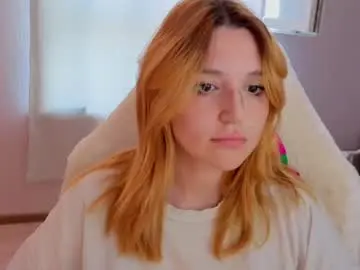 Lunatale  live sex cam