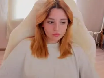 Lunatale  live sex cam