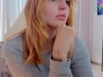 Lunatale  live sex cam