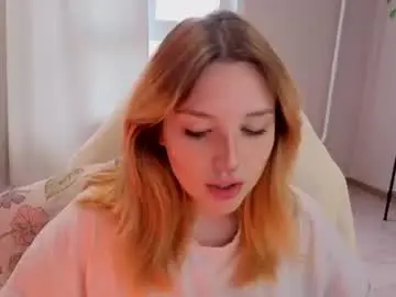 Lunatale  live sex cam