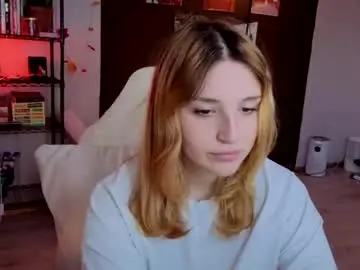 Lunatale  live sex cam