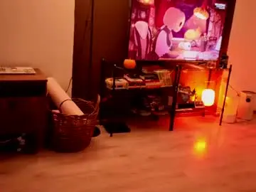 Lunatale  live sex cam
