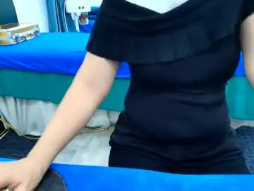 Michi341  live sex cam