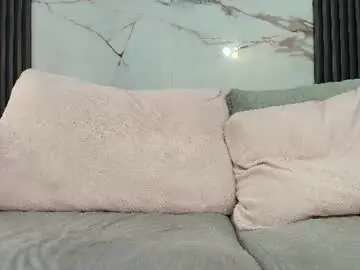 Paulinekosh  live sex cam