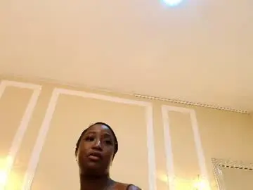 Paulinekosh  live sex cam