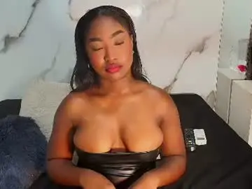 Paulinekosh  live sex cam