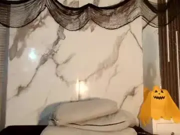 Paulinekosh  live sex cam