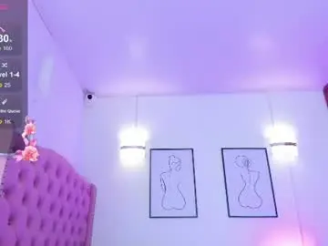 Queenlatina10  live sex cam
