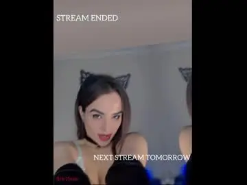 Camilla__1one  live sex cam