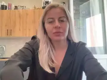 Deean12  live sex cam