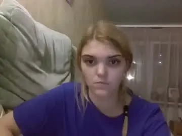Flirtylola  live sex cam