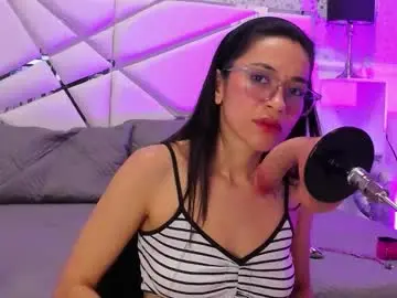 Gabbieskinny  live sex cam