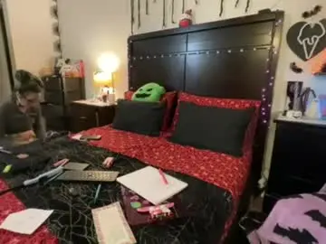 Gothbaby305  live sex cam