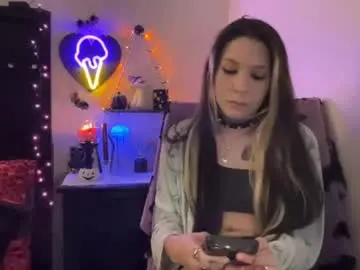Gothbaby305  live sex cam