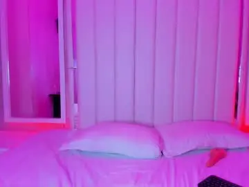 Kendall_curves  live sex cam