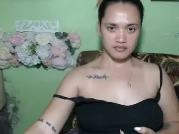 Lovely_chicky06  live sex cam