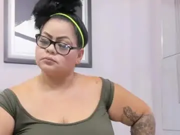 Sexymoonlatina  live sex cam