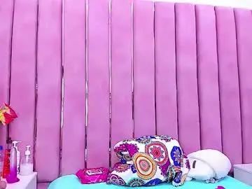 Taylorbigass  live sex cam