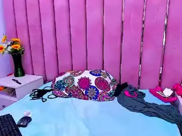 Taylorbigass  live sex cam