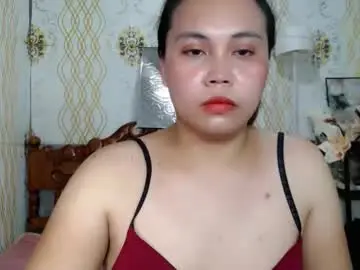 Yourkhlaraxx  live sex cam